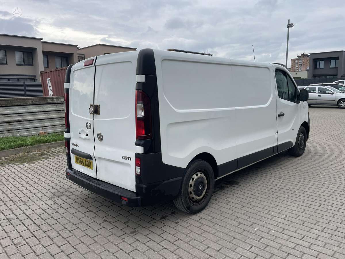 Opel Vivaro 2014 — interior