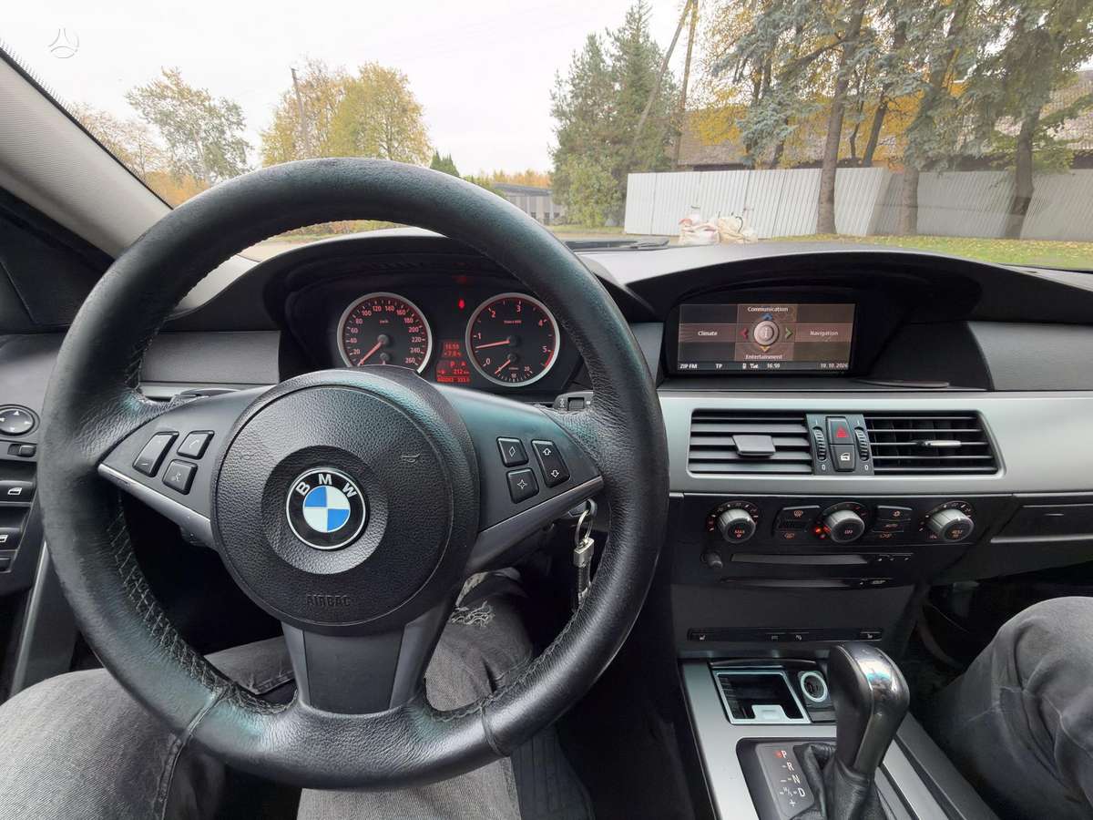 BMW 525 2005 — photo 15