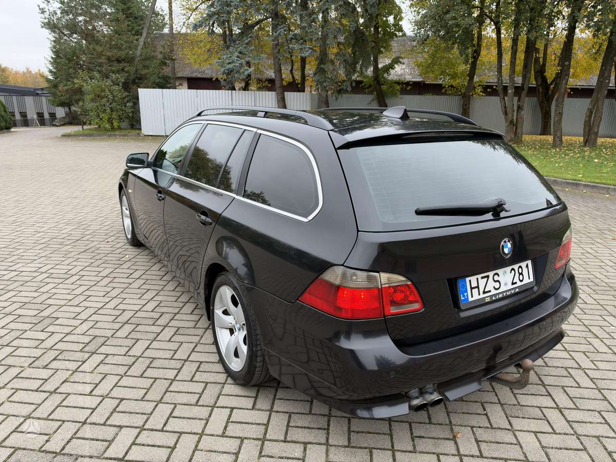 BMW 525 2005 — interior