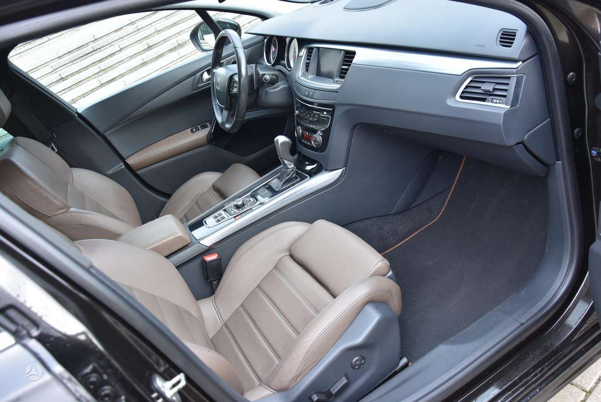 Peugeot 508 2011 — photo 11