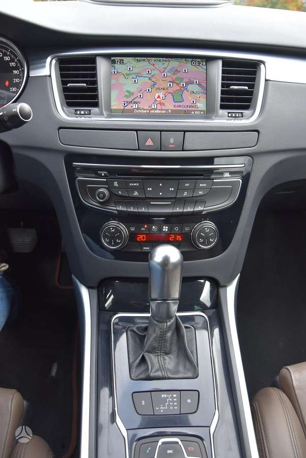 Peugeot 508 2011 — photo 16