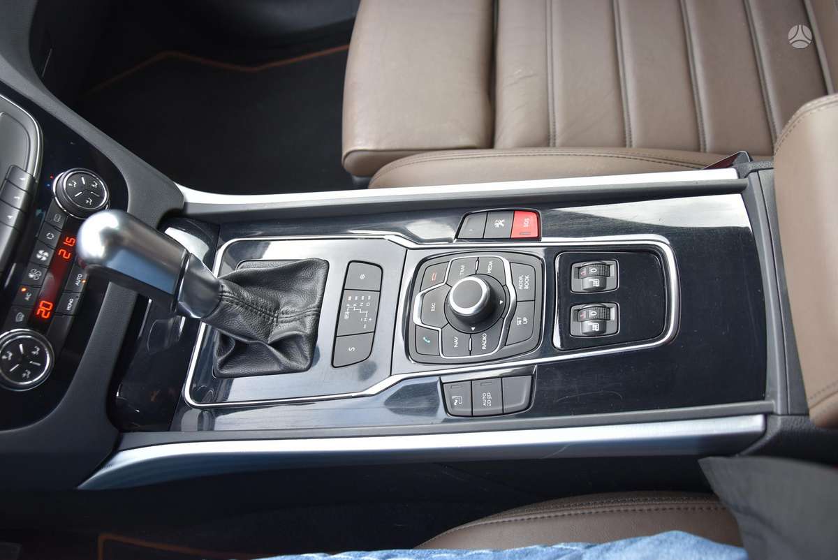 Peugeot 508 2011 — photo 17
