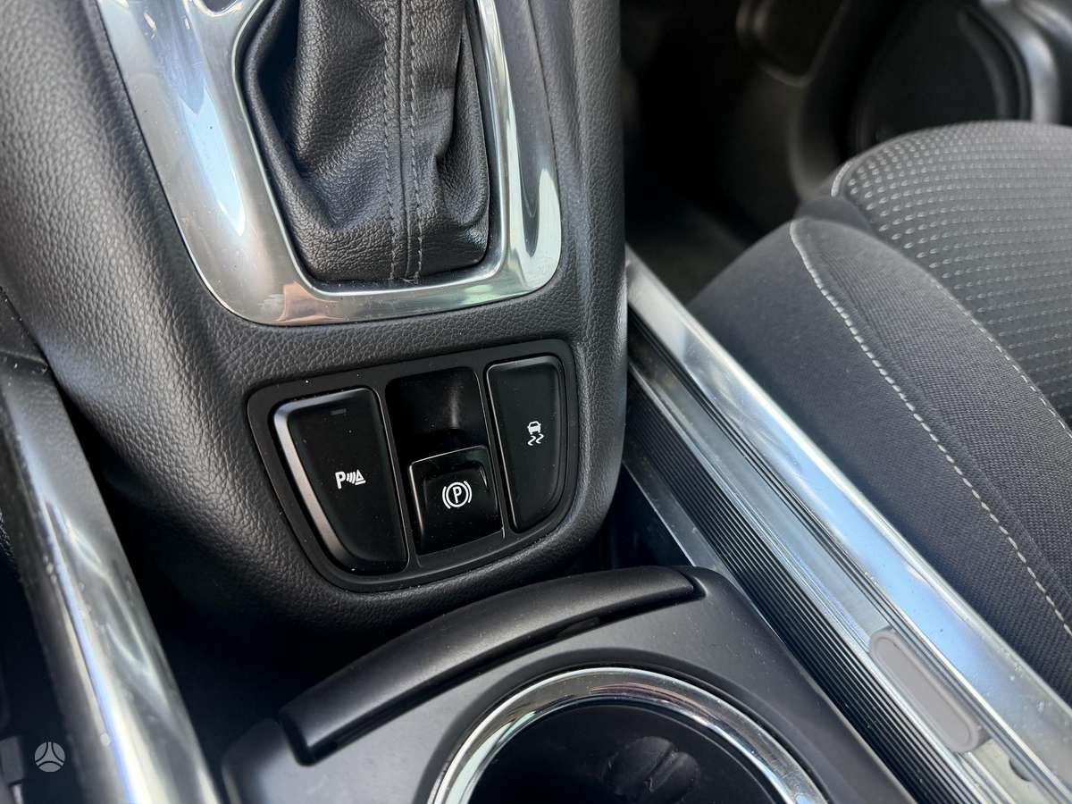 Opel Zafira 2015 — photo 17