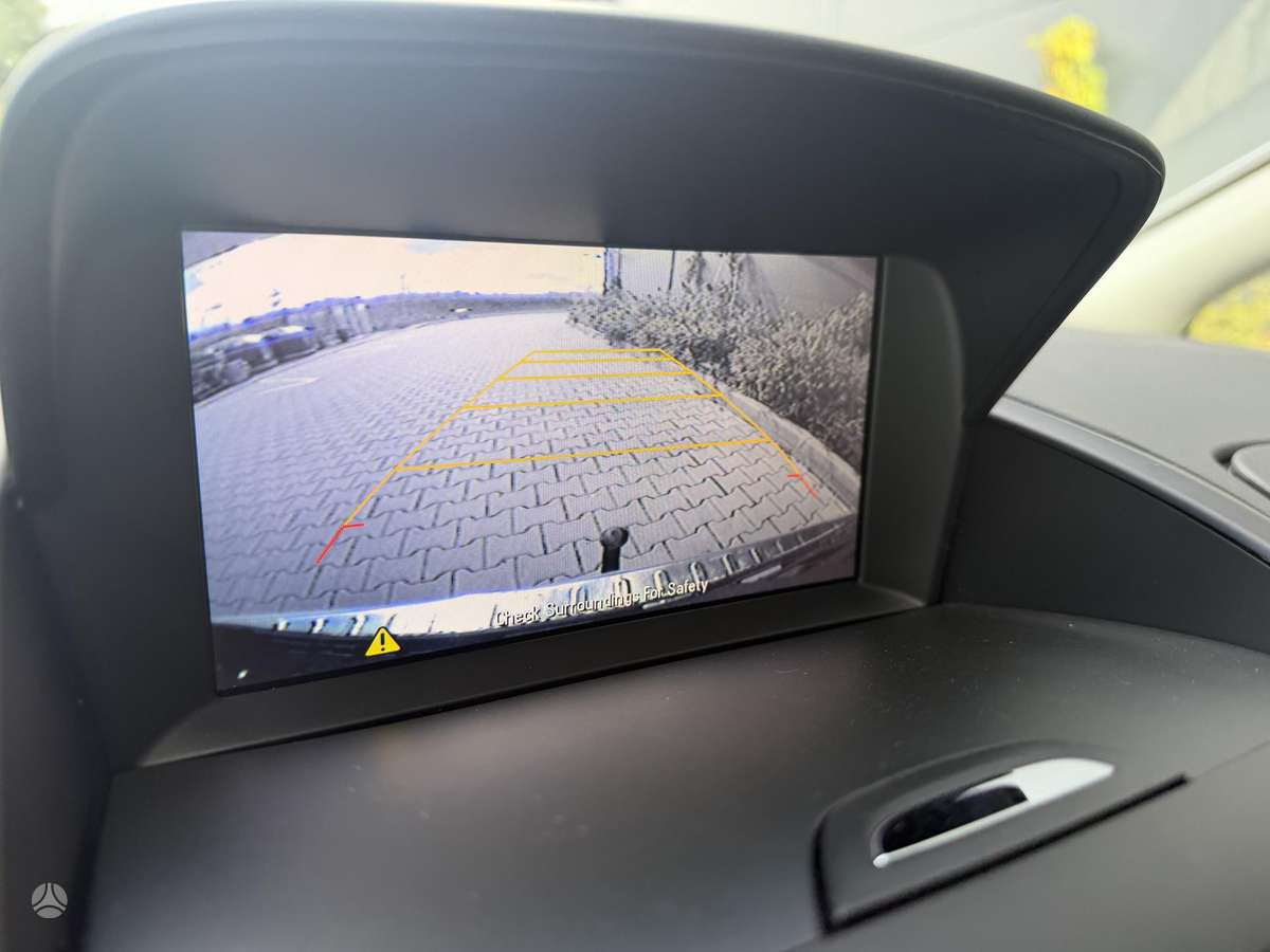 Opel Zafira 2015 — photo 21