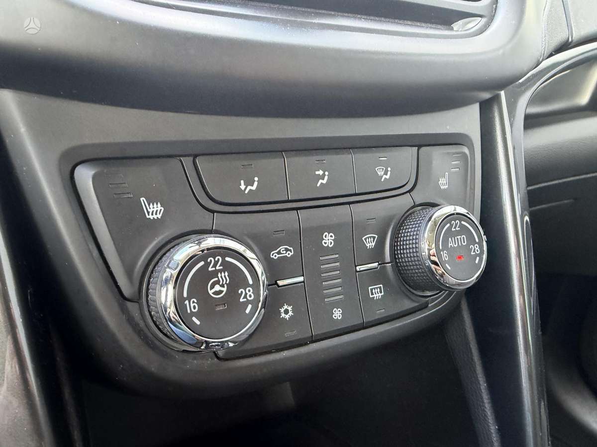 Opel Zafira 2015 — photo 22