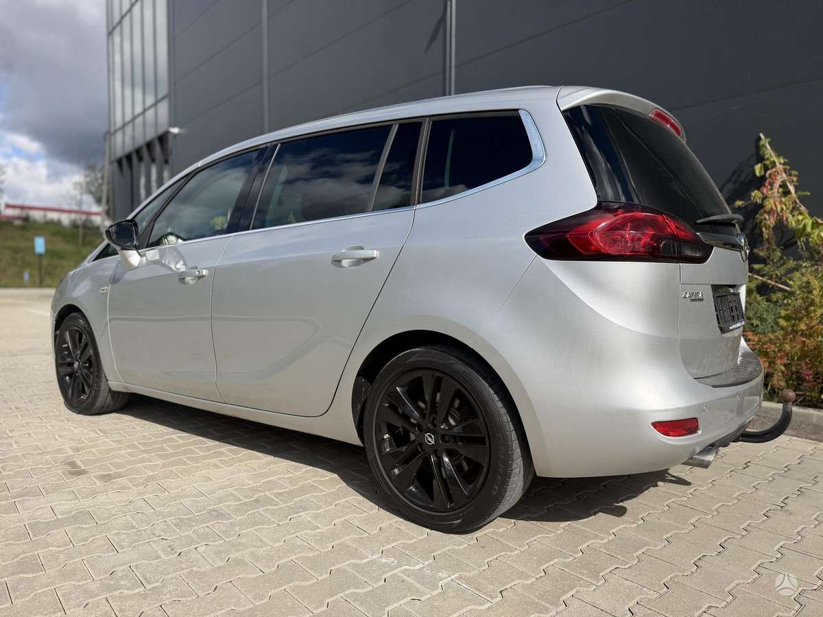 Opel Zafira 2015 — engine 2000 cm³, 170 HP (125kW)