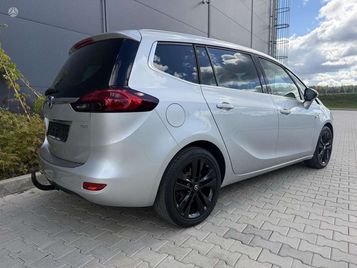 Opel Zafira 2015 — photo 8