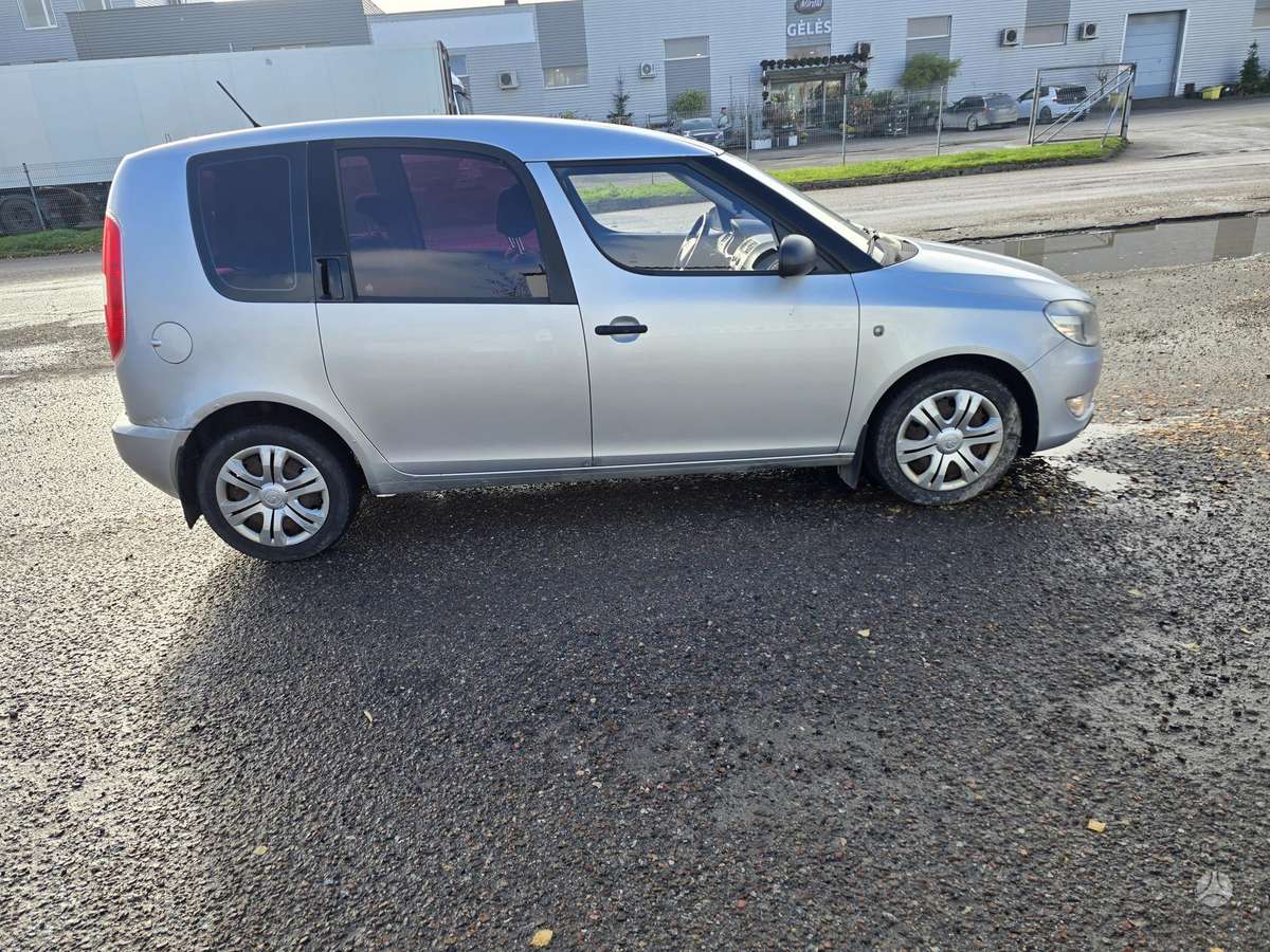 Skoda Roomster 2014 — interior
