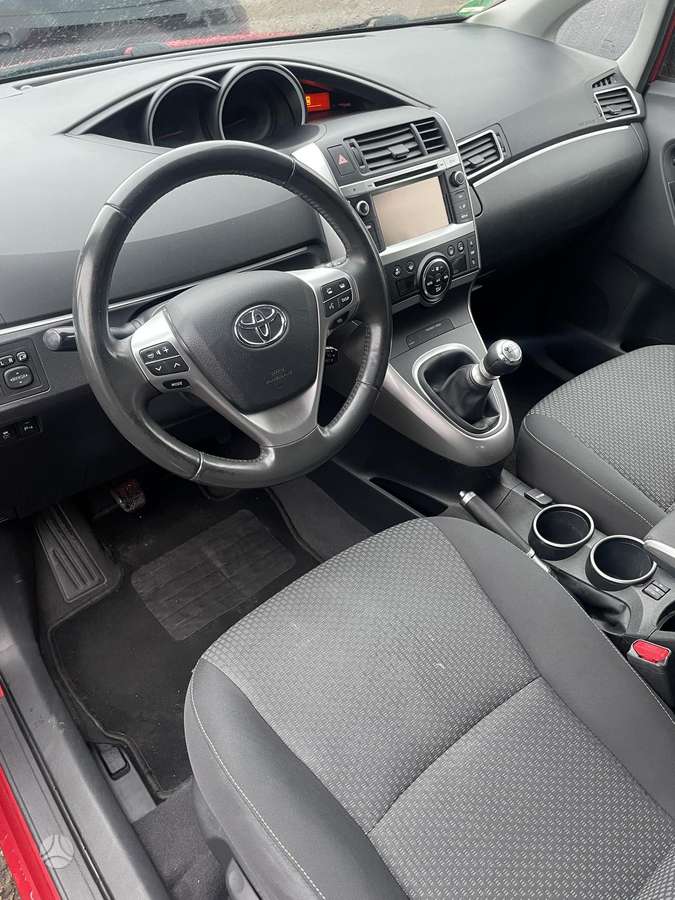 Toyota Verso 2013 — photo 10