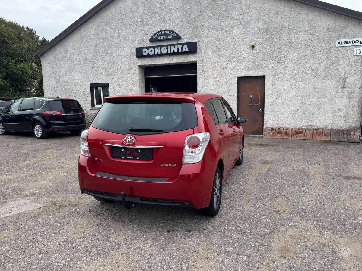 Toyota Verso 2013 — engine 1998 cm³, 124 HP (91kW)