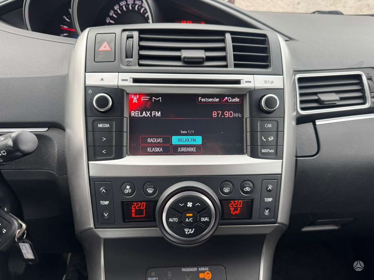 Toyota Verso 2013 — photo 8