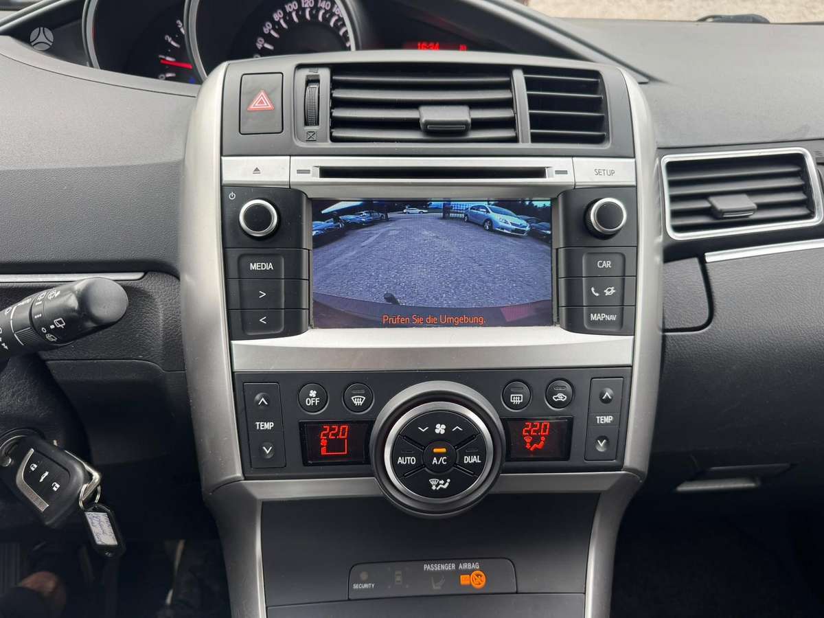 Toyota Verso 2013 — photo 9