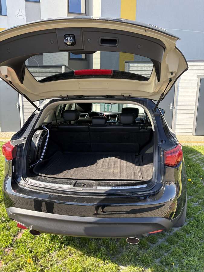 Infiniti FX35 2009 — двигун 303 HP (223kW)