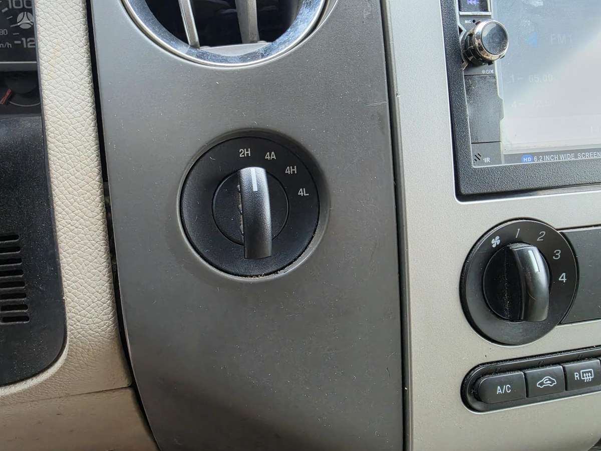 Ford Expedition 2009 — photo 10