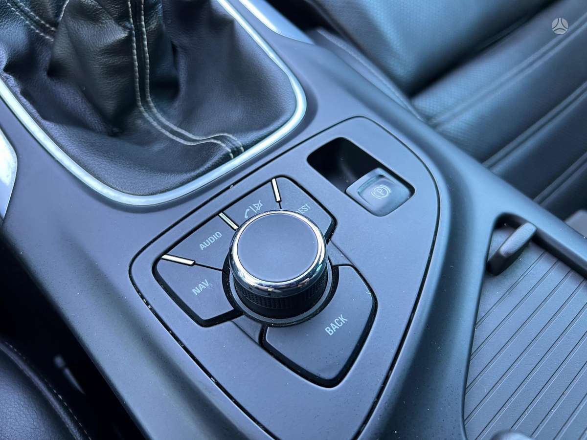 Opel Insignia 2010 — фото 28
