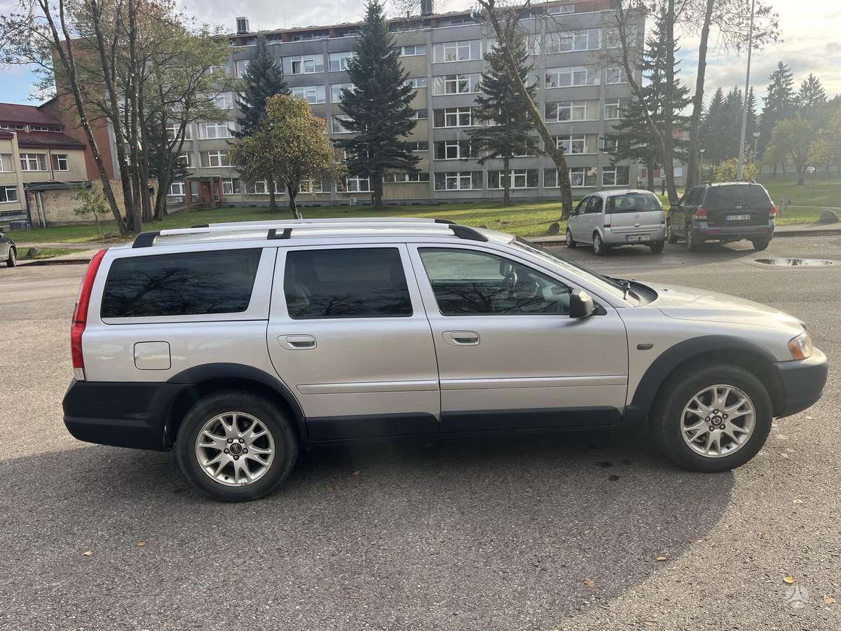 Volvo XC70 2005 — photo 11