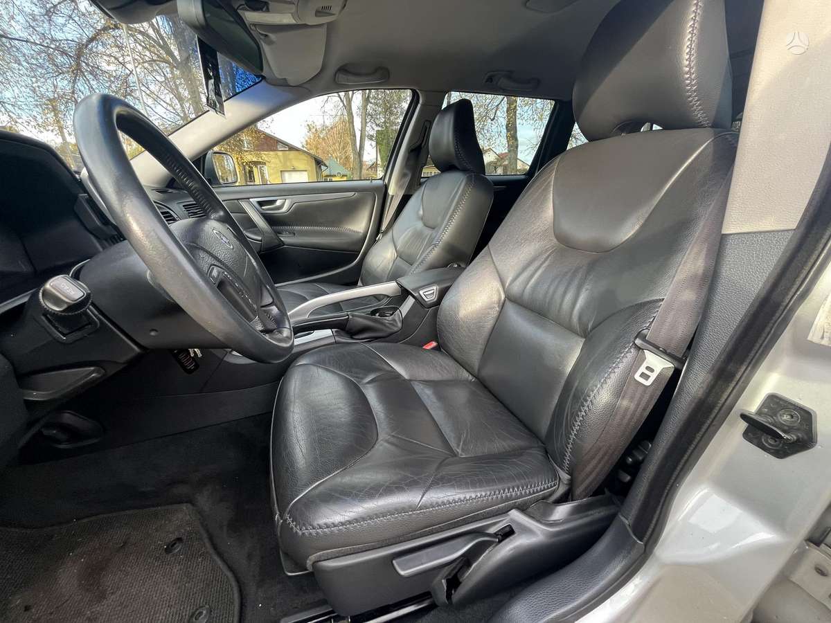 Volvo XC70 2005 — photo 18