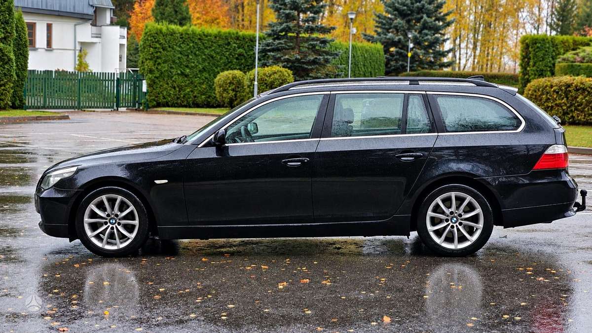 BMW 525 2007 — вигляд ззаду
