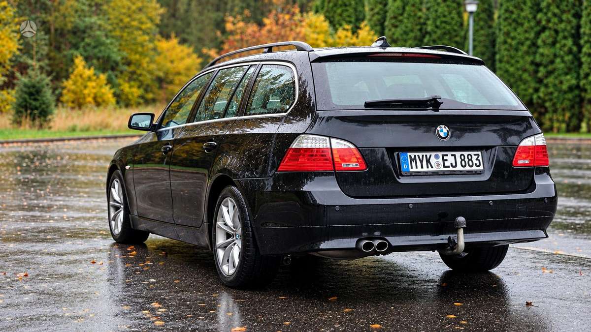 BMW 525 2007 — салон