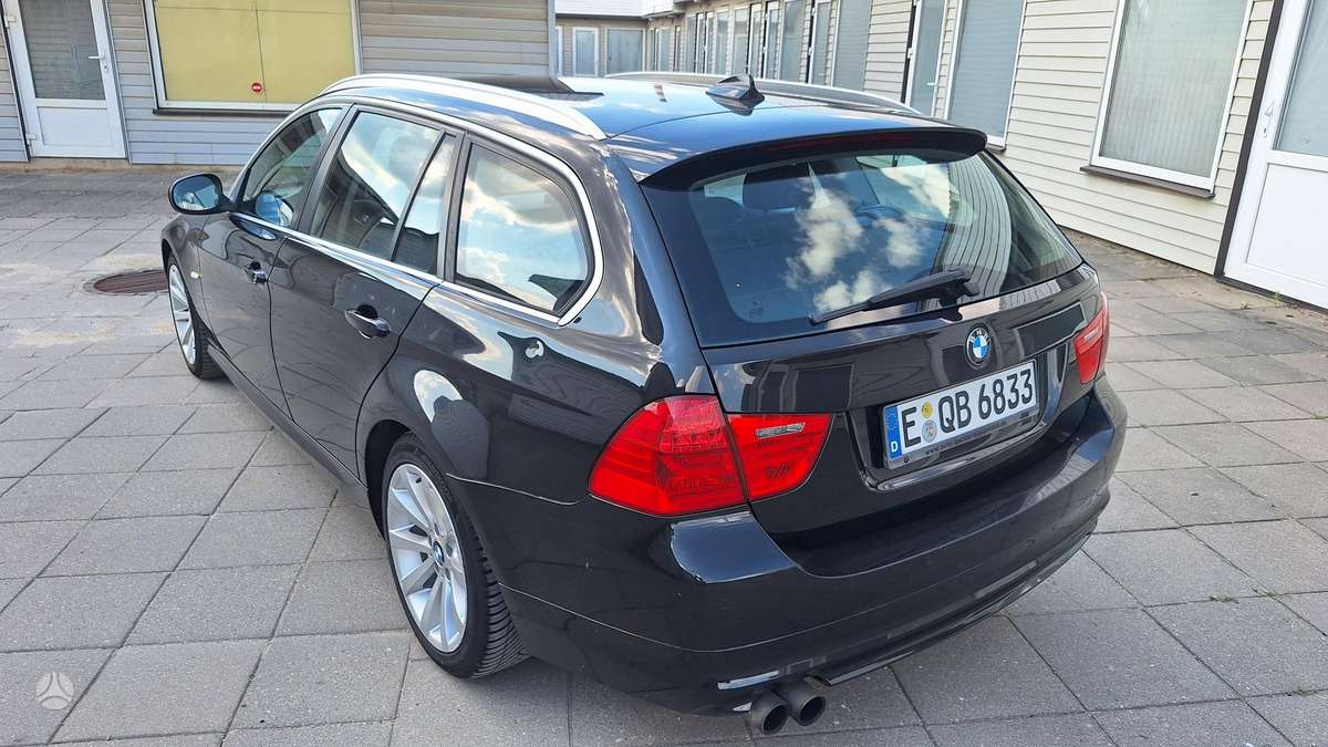 BMW 330 2012 — photo 10