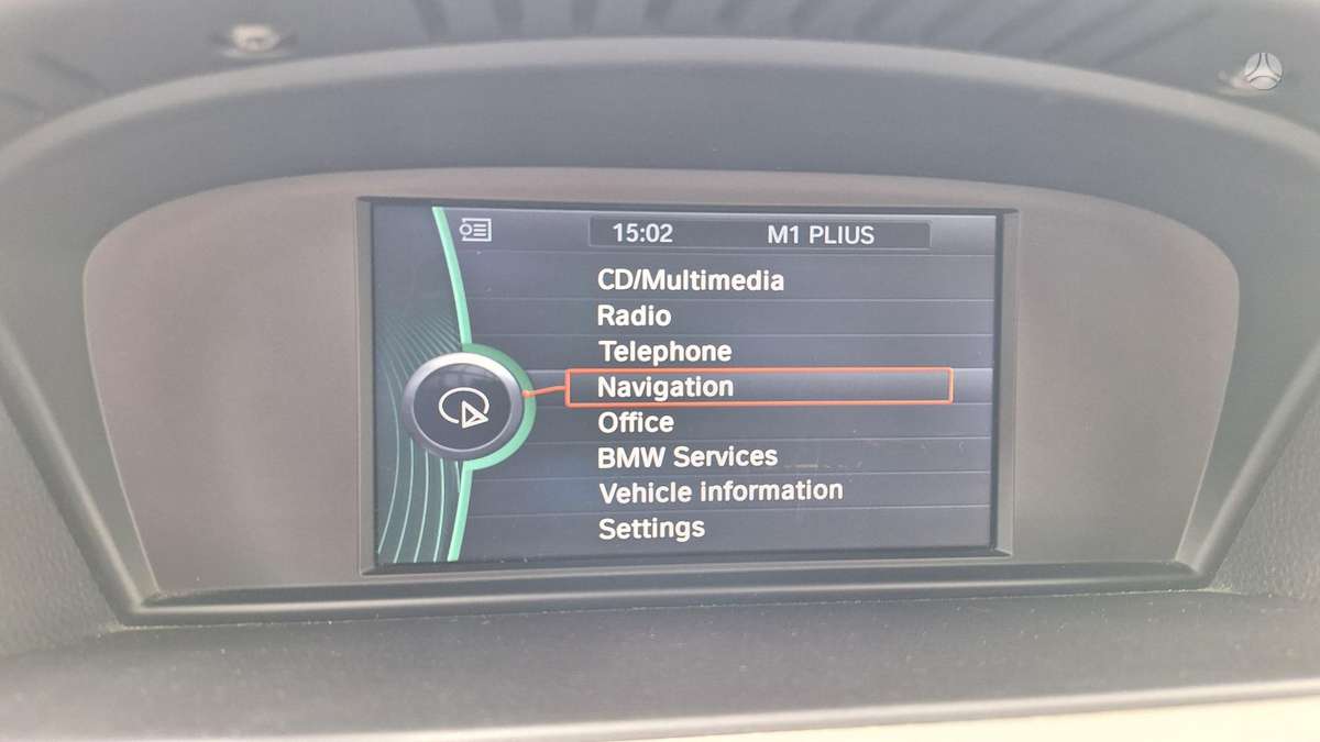 BMW 330 2012 — photo 19