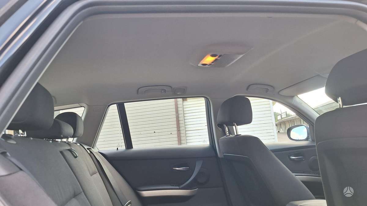 BMW 330 2012 — photo 27
