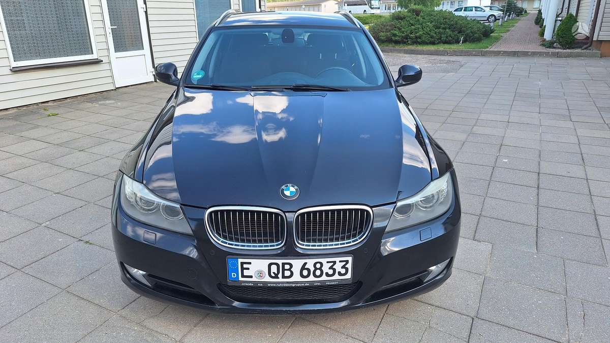 BMW 330 2012 — interior