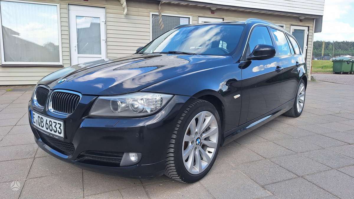 BMW 330 2012 — photo 35