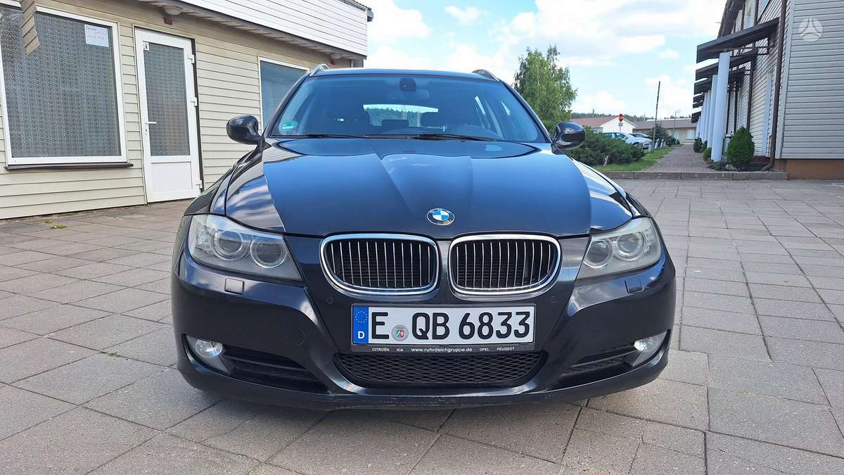 BMW 330 2012 — photo 36