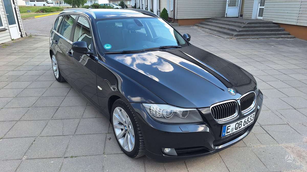 BMW 330 2012 — engine 2993 cm³, 204 HP (150kW)