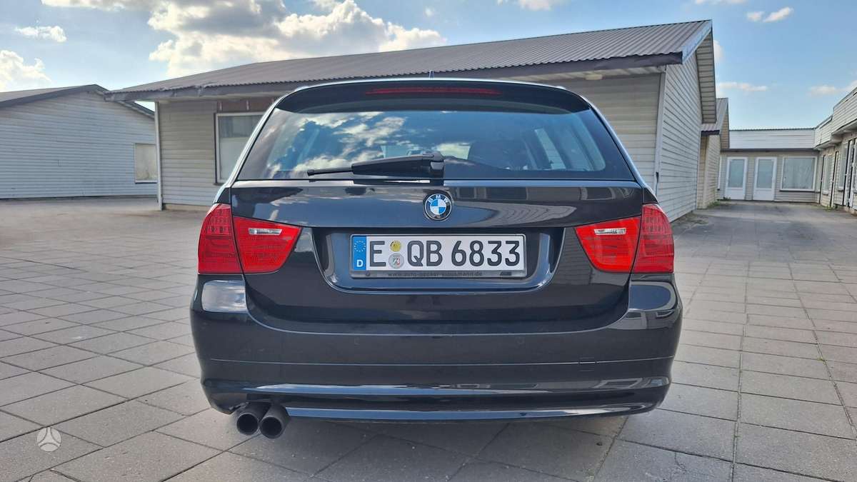 BMW 330 2012 — photo 40