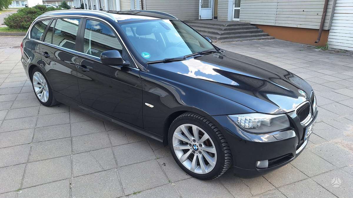 BMW 330 2012 — photo 5