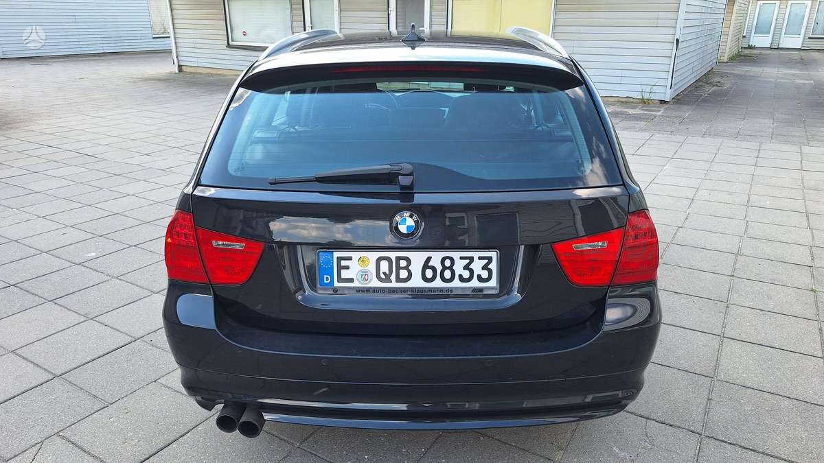 BMW 330 2012 — photo 9