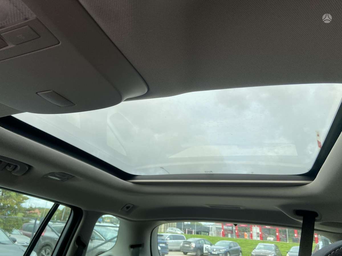 Opel Zafira 2015 — photo 16