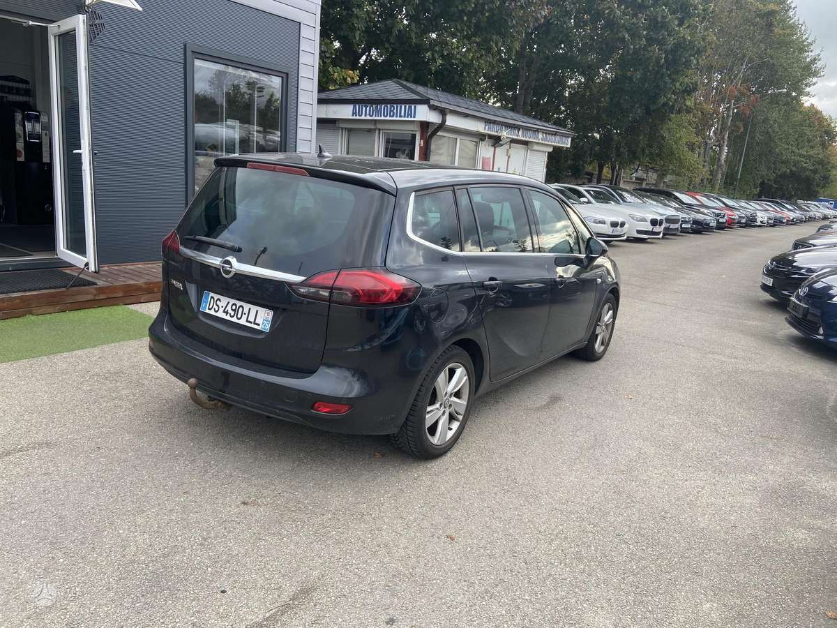 Opel Zafira 2015 — engine 1598 cm³, 136 HP (100kW)