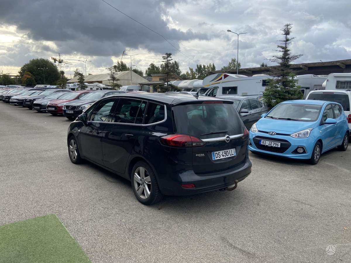 Opel Zafira 2015 — photo 6