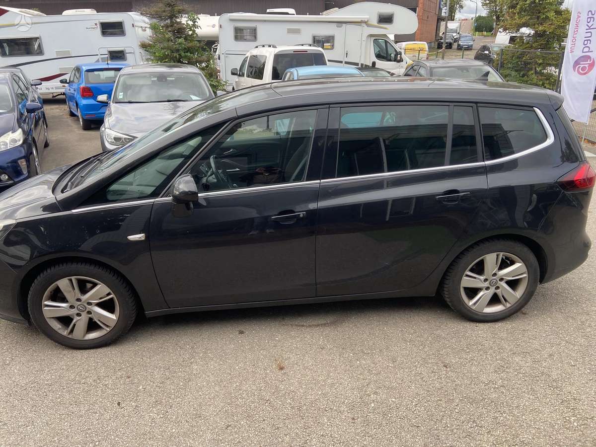 Opel Zafira 2015 — photo 7