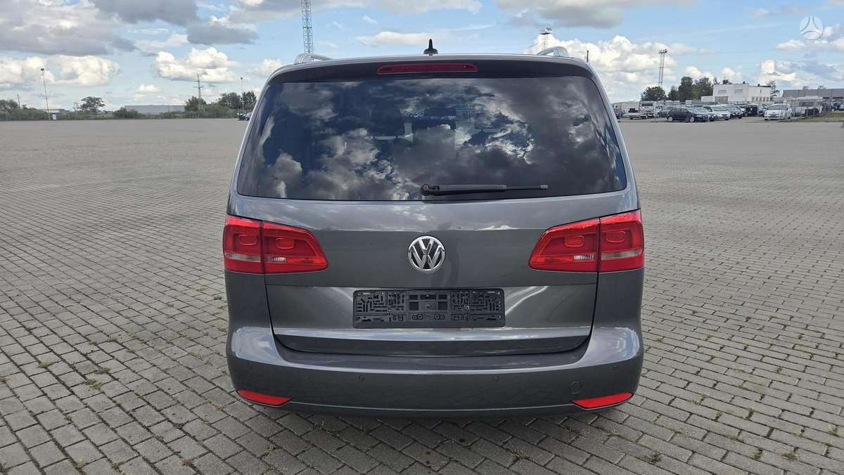Volkswagen Touran 2010 — двигун 1598 cm³, 105 HP (77kW)