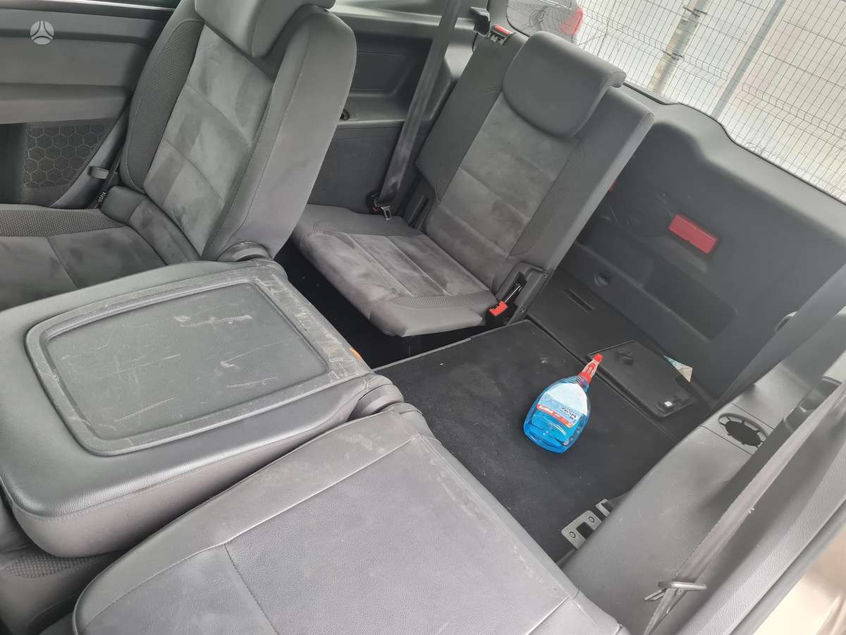 Volkswagen Touran 2013 — photo 11