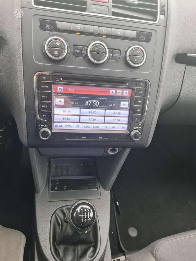 Volkswagen Touran 2013 — photo 13