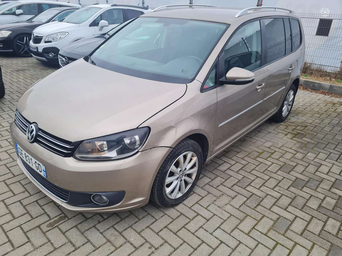 Volkswagen Touran 2013 — photo 9
