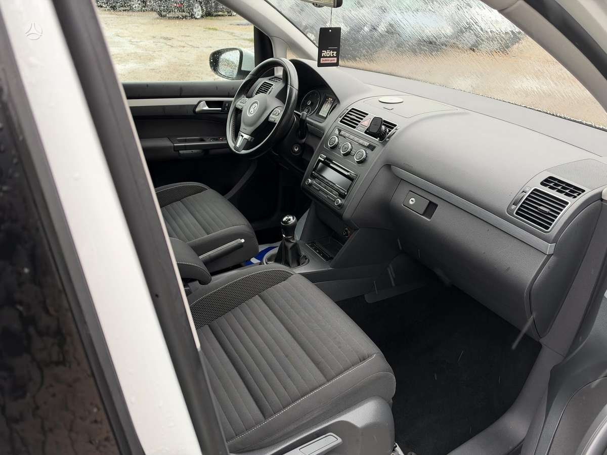 Volkswagen Touran 2014 — photo 8