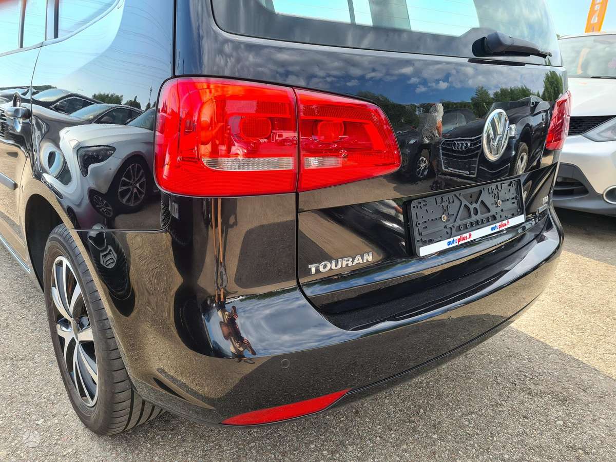 Volkswagen Touran 2011 — photo 10