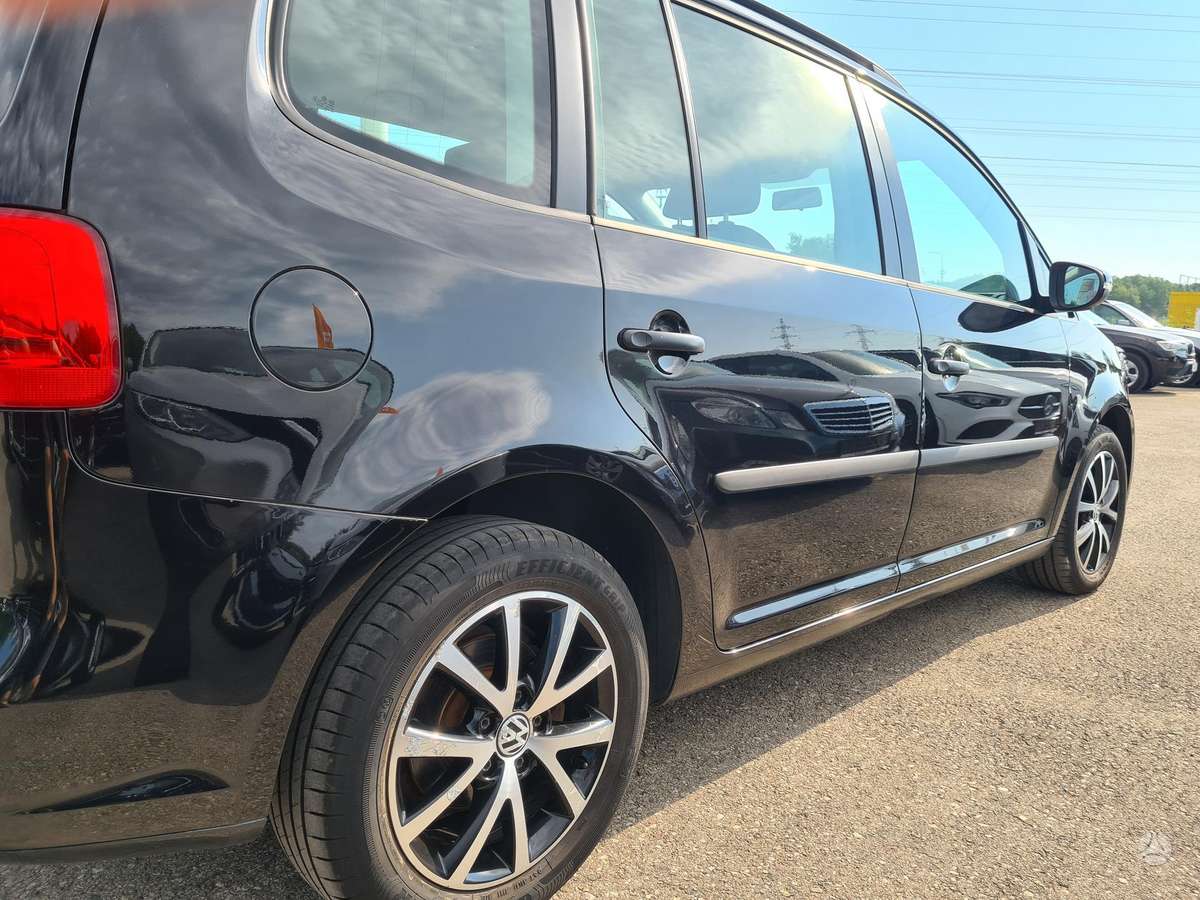 Volkswagen Touran 2011 — photo 13
