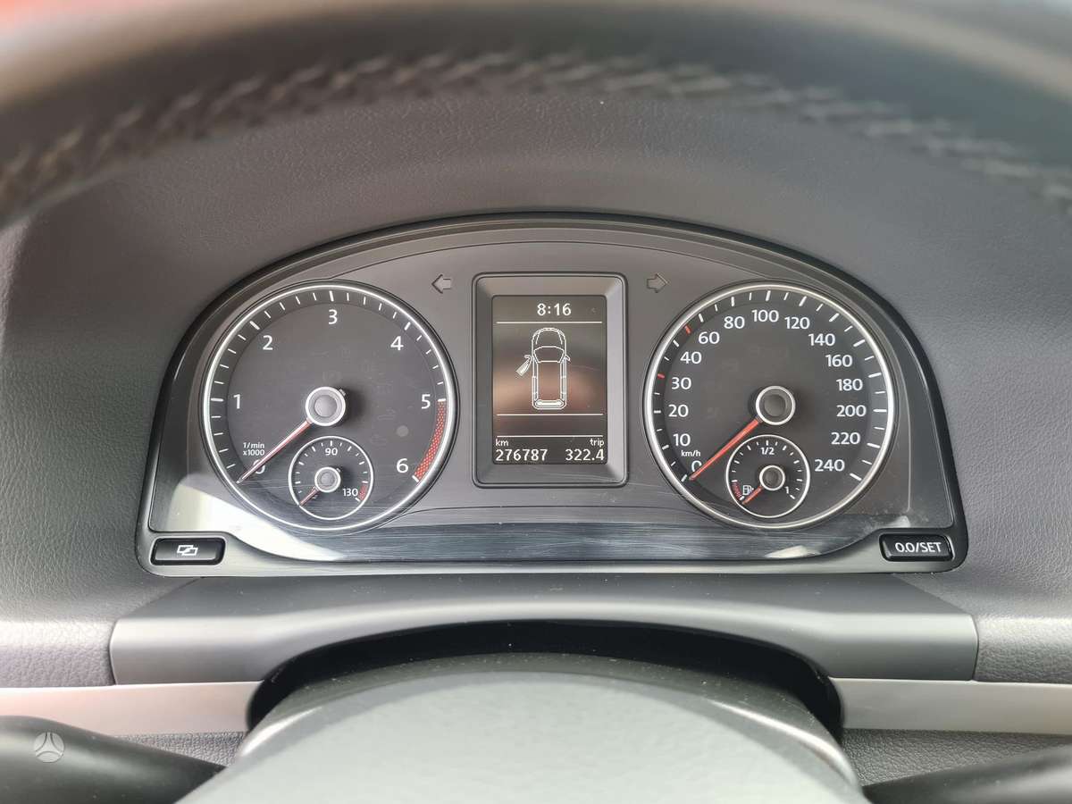 Volkswagen Touran 2011 — photo 27