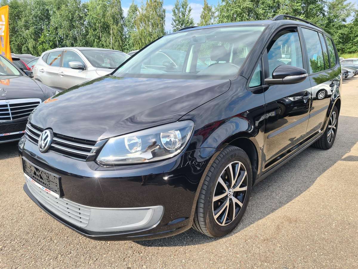 Volkswagen Touran 2011 — interior