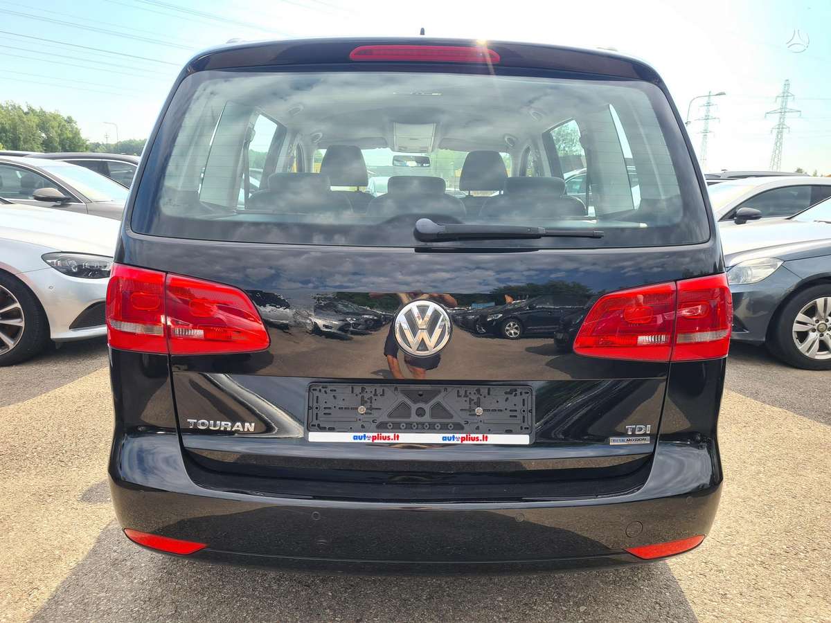 Volkswagen Touran 2011 — photo 5