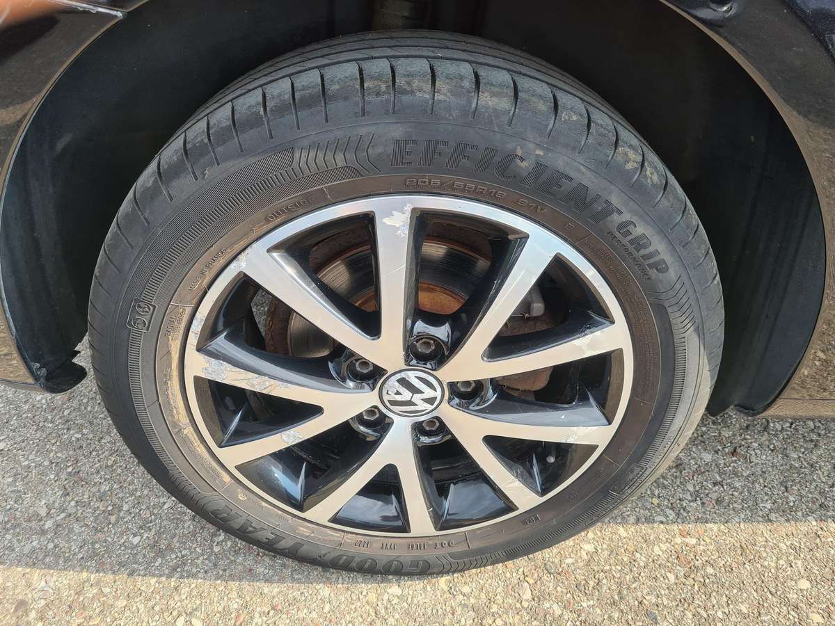 Volkswagen Touran 2011 — photo 7