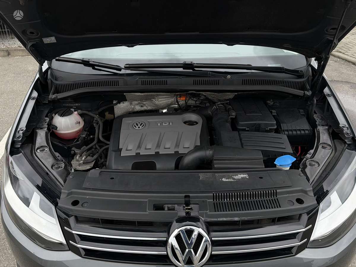 Volkswagen Sharan 2012 — photo 11
