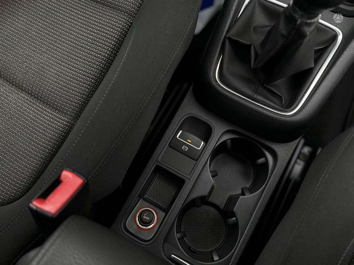 Volkswagen Sharan 2012 — photo 14